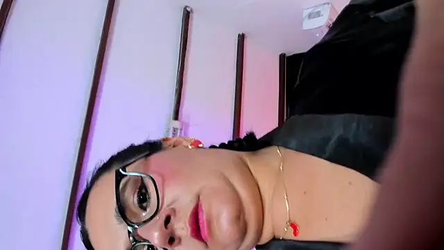 Snapshot of Sienarosewood chatting on 07.02.26 Sienarosewood online show from 07.02.26