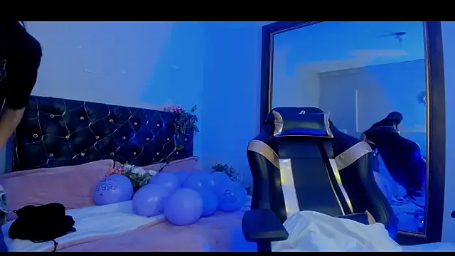 Snapshot of merolinegp chatting on 12.22.25 merolinegp online show from 12.22.25