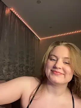 Snapshot of _whorimi chatting on 12.05.25 whorimi online show from 12.05.25