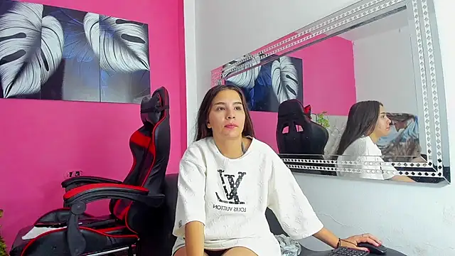 MiaAndTeylor online show from 12.01.25