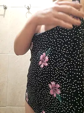 Snapshot of Bruninhahot86 chatting on 11.19.25 Bruninhahot86 online show from 11.19.25