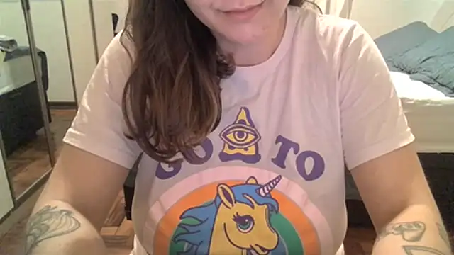 Snapshot of xxxluana chatting on 04.18.26 xxxluana online show from 04.18.26