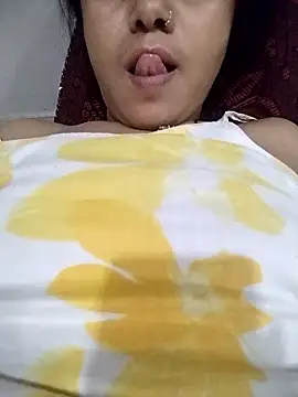 Snapshot of Hott_myraa chatting on 01.08.26 Hott myraa online show from 01.08.26