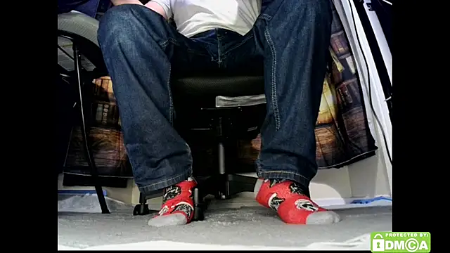 Snapshot of justshutupandwatch chatting on 02.01.26 justshutupandwatch online show from 02.01.26