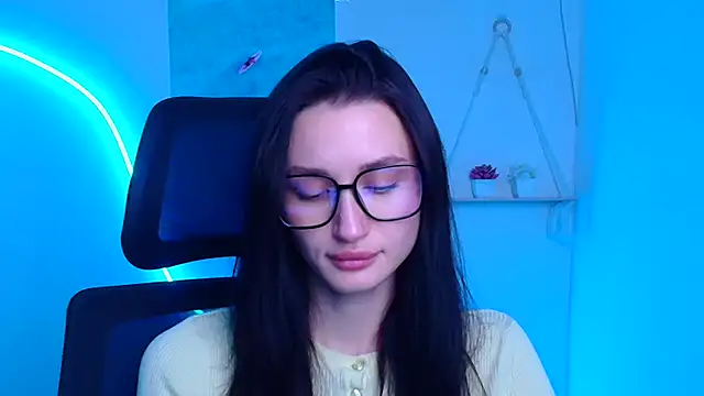 Stella XO online show from 12.19.25