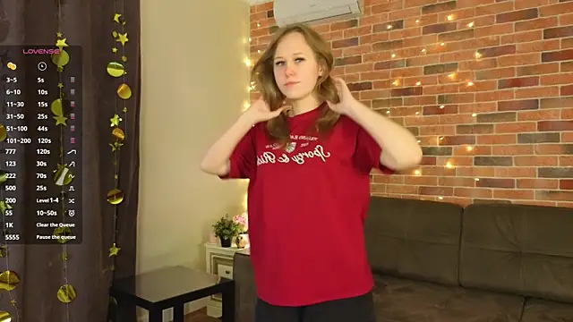 Snapshot of VoidElaris chatting on 01.16.26 VoidElaris online show from 01.16.26