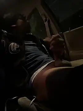 Snapshot of homedeepstrokes215 chatting on 12.01.25 homedeepstrokes215 online show from 12.01.25