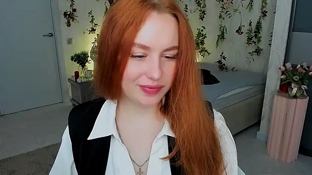 Snapshot of AirySilhouette chatting on 04.18.26 AirySilhouette online show from 04.18.26
