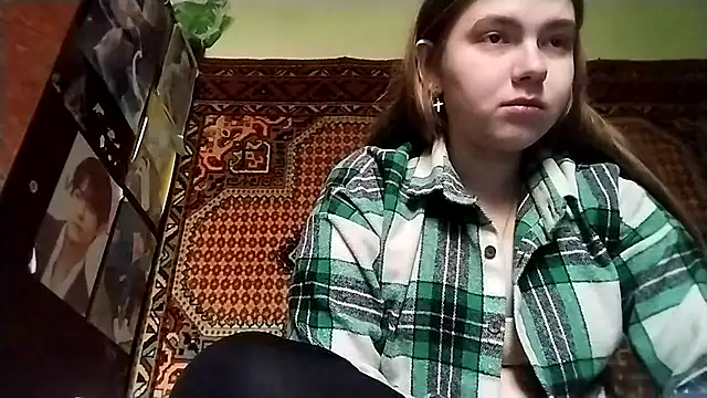 KikiBang online show from 11.30.25