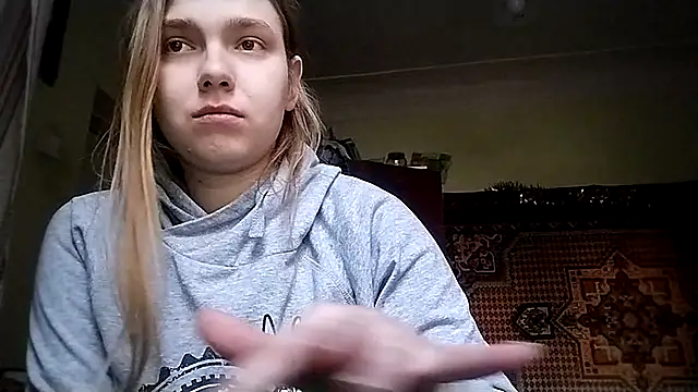 KikiBang online show from 12.23.25