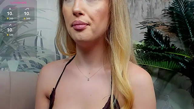 ChloeeBee online show from 11.25.25