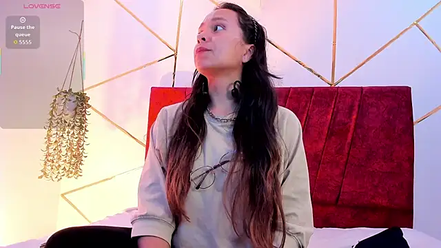 Julieta Lein  online show from 01.13.26