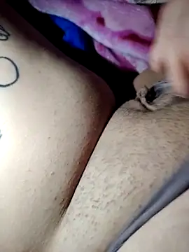 Kingaandqueenn online show from 11.27.25