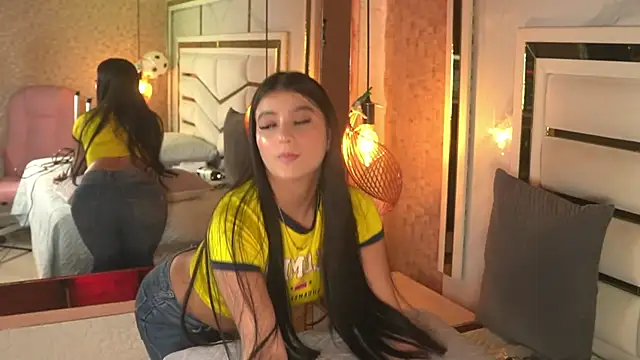 Snapshot of luciana_agudelo chatting on 06.23.26 luciana agudelo online show from 06.23.26