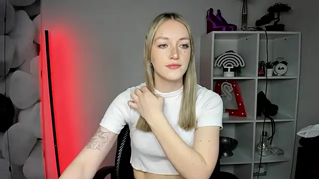 EvelynBlond online show from 02.13.26