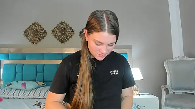 Snapshot of LiiaVelvet chatting on 12.17.25 LiiaVelvet online show from 12.17.25