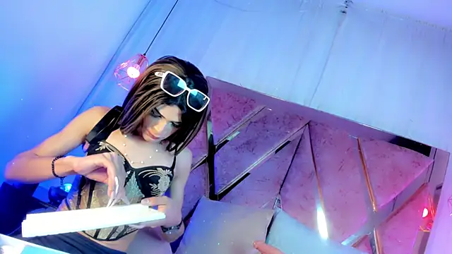 atenea taylor  online show from 12.03.25