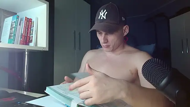 Poliglotjoe1 online show from 11.28.25