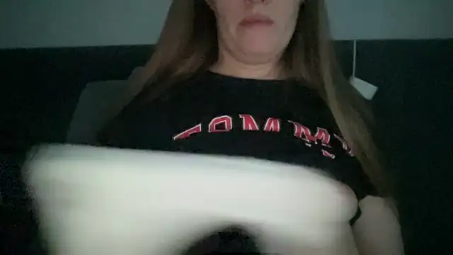 alisa kitcat online show from 12.15.25