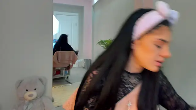 SerennaNoir online show from 02.04.26