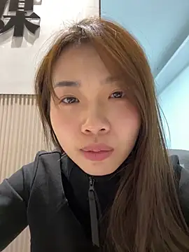 Snapshot of GYYoo chatting on 11.21.25 GYYoo online show from 11.21.25