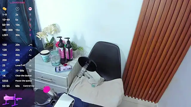 Latina candy01 online show from 12.15.25