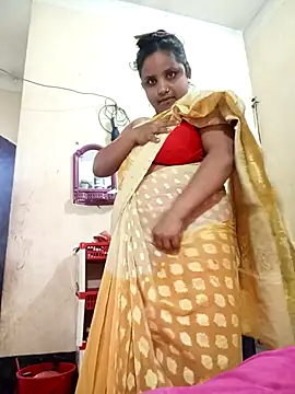 Snapshot of Angel_70_ chatting on 12.16.25 Angel 70 online show from 12.16.25