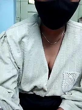 Miss tinaaa online show from 11.26.25