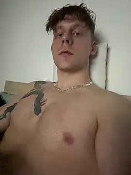 Snapshot of adamkatok chatting on 11.20.25 adamkatok online show from 11.20.25