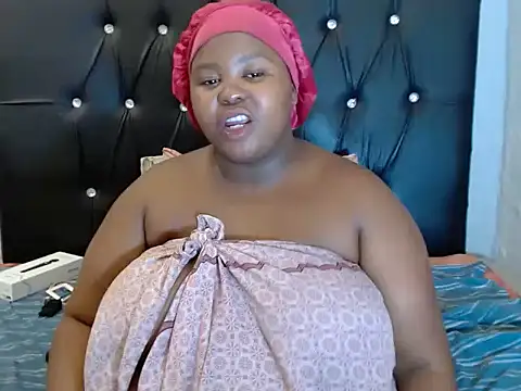 SexyBubblies96 online show from 11.28.25