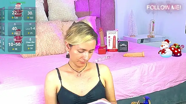 Lunitaa Diva online show from 12.17.25