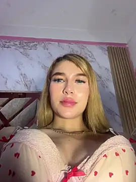 Snapshot of valeryfox__ chatting on 12.05.25 valeryfox online show from 12.05.25