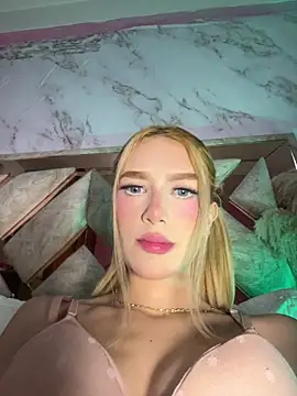 Snapshot of valeryfox__ chatting on 01.06.26 valeryfox online show from 01.06.26