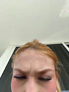 Snapshot of valeryfox__ chatting on 01.11.26 valeryfox online show from 01.11.26