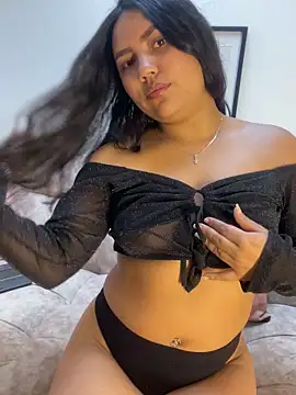 Madisonlaraa online show from 11.22.25