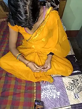 Snapshot of Laxmidevi000 chatting on 04.22.26 Laxmidevi000 online show from 04.22.26