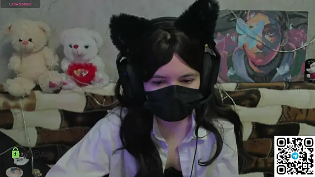 Snapshot of Ollie_Baird chatting on 11.29.25 Ollie Baird online show from 11.29.25