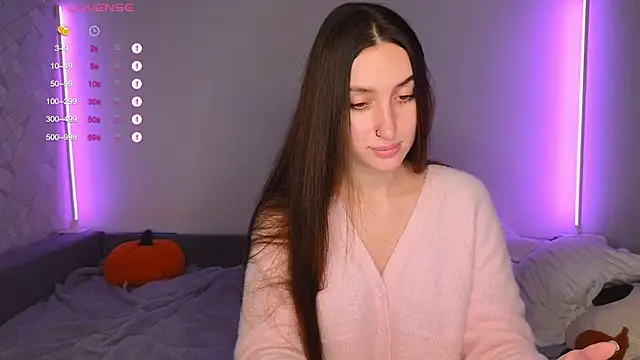 KikkyMi online show from 11.29.25