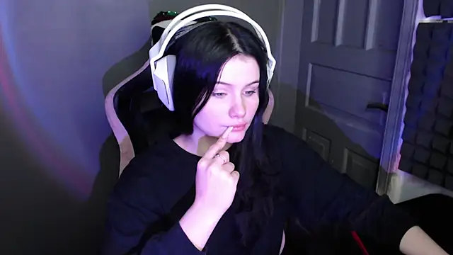 Moon raven online show from 01.18.26