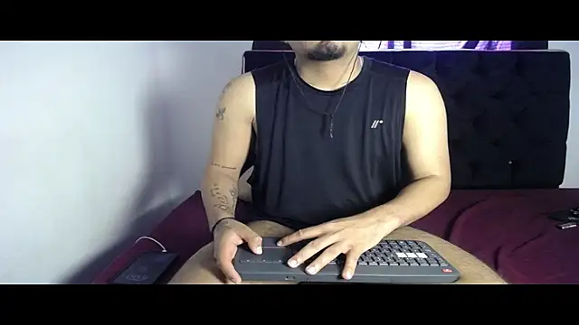 Henry villa23 online show from 11.26.25