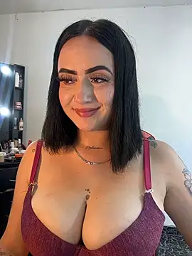 Snapshot of emily_acorn chatting on 11.24.25 emily acorn online show from 11.24.25