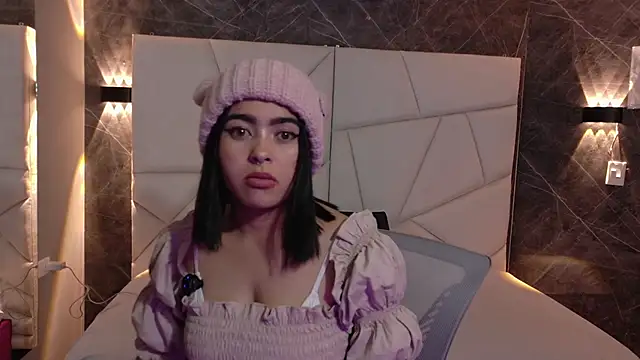 mia violet8 online show from 11.24.25