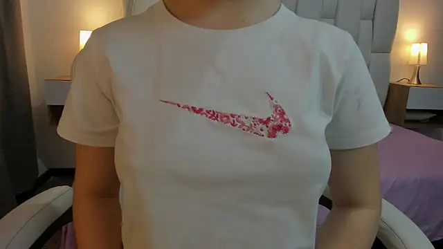 mask red girl online show from 03.10.26