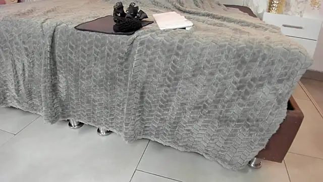 Mysterius Woman online show from 02.12.26