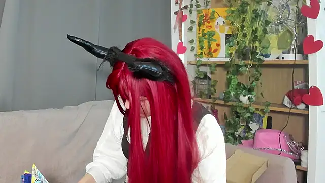 Snapshot of ShanaHearns chatting on 11.28.25 ShanaHearns online show from 11.28.25