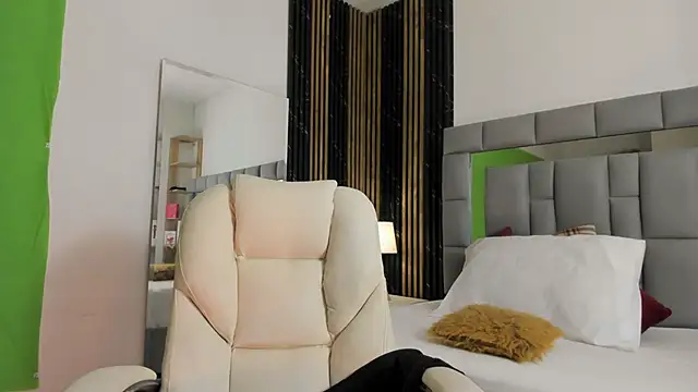 Snapshot of amaia_santini chatting on 06.22.26 amaia santini online show from 06.22.26