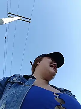 Snapshot of Shofy22 chatting on 11.25.25 Shofy22 online show from 11.25.25