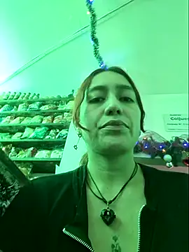 Eveeelyn25 online show from 11.30.25