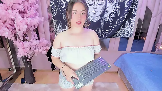 Naomistart online show from 12.14.25