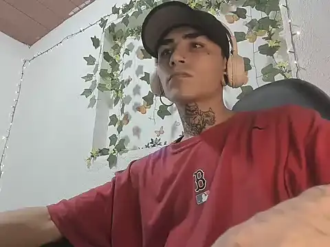 Snapshot of beatandtalk chatting on 11.22.25 beatandtalk online show from 11.22.25